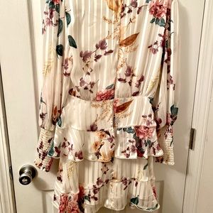 KEEPSAKE Floral Dress Beautiful Detail Large